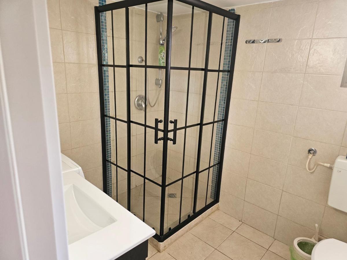 Laila Home 4 Хайфа Екстер'єр фото